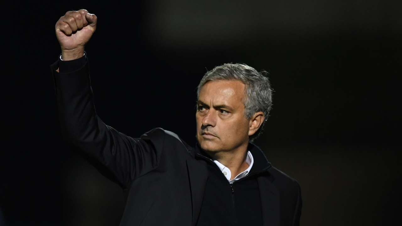 曼联球迷圣诞愿望清单：拿足总杯+欧冠资格，冬窗继续补强（红魔球迷圣诞心愿：冲击足总杯冠军、稳获欧冠席位，冬窗再补强）