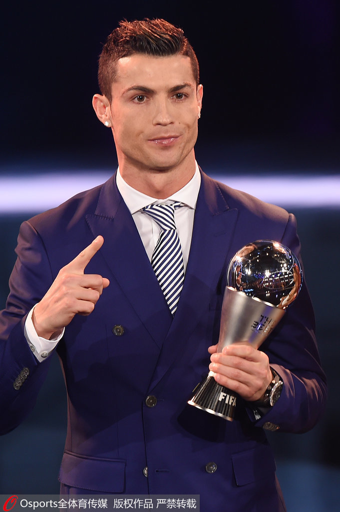 近百台赛车通过发车台，2025APRC／CRC龙游拉力赛盛大开幕！（近百台赛车燃擎驶过发车台，2025 APRC／CRC龙游拉力赛正式启幕！）