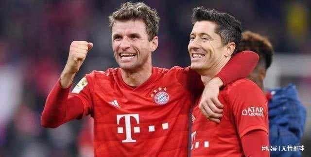 记者：于汉超正在参加B级教练培训班，下赛季将担任申花助教（记者称于汉超正攻读B级教练课程，下赛季将出任申花助教）