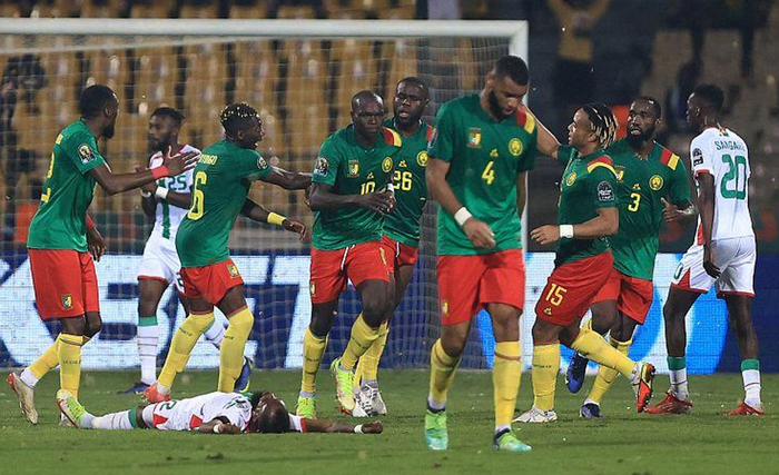 成都vs广岛三箭：费利佩、周定洋出战，德尔加多替补（成都对阵广岛三箭：费利佩、周定洋登场，德尔加多替补）