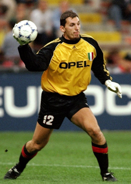 教练犹豫的 2 秒，葬送了一切（教练的两秒迟疑，断送胜局）