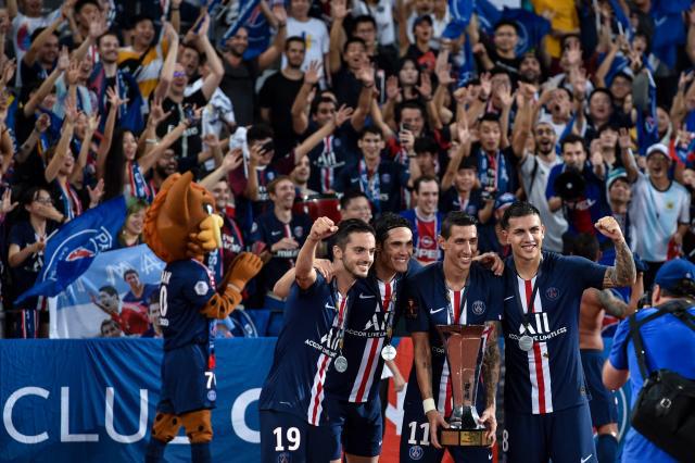 希腊媒：曼联与皇马已经报价奥林匹亚科斯18岁中场穆扎基蒂斯（据希媒报道，皇马与曼联已向奥林匹亚科斯18岁中场穆扎基蒂斯递交报价）