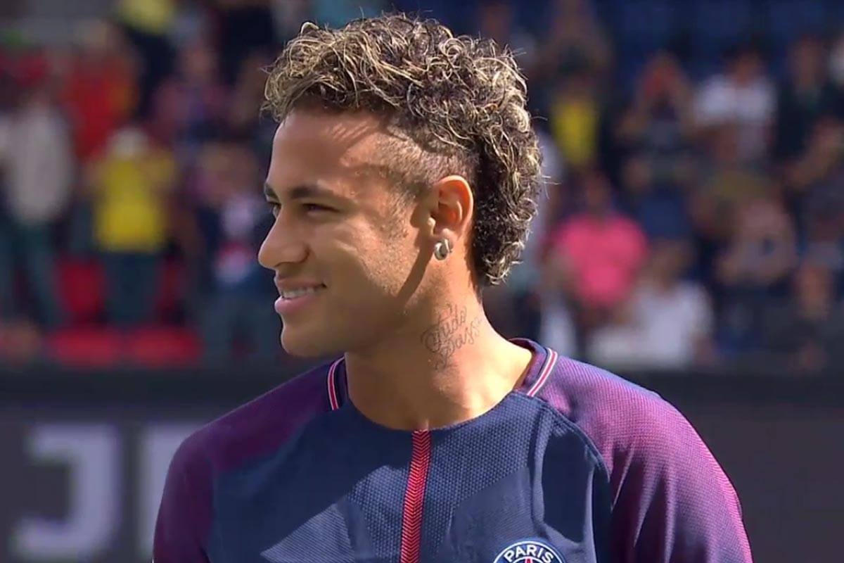 4-0横扫！意甲榜首易主，国米挤掉米兰，法布雷加斯惨败（4-0完胜！意甲头名易位，国米力压米兰，法布雷加斯吞惨败）