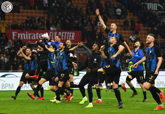 头米光年免按键对讲机：滑雪教学的“超轻信使”（滑雪教学的轻量级搭档：头米光年免按键对讲机）