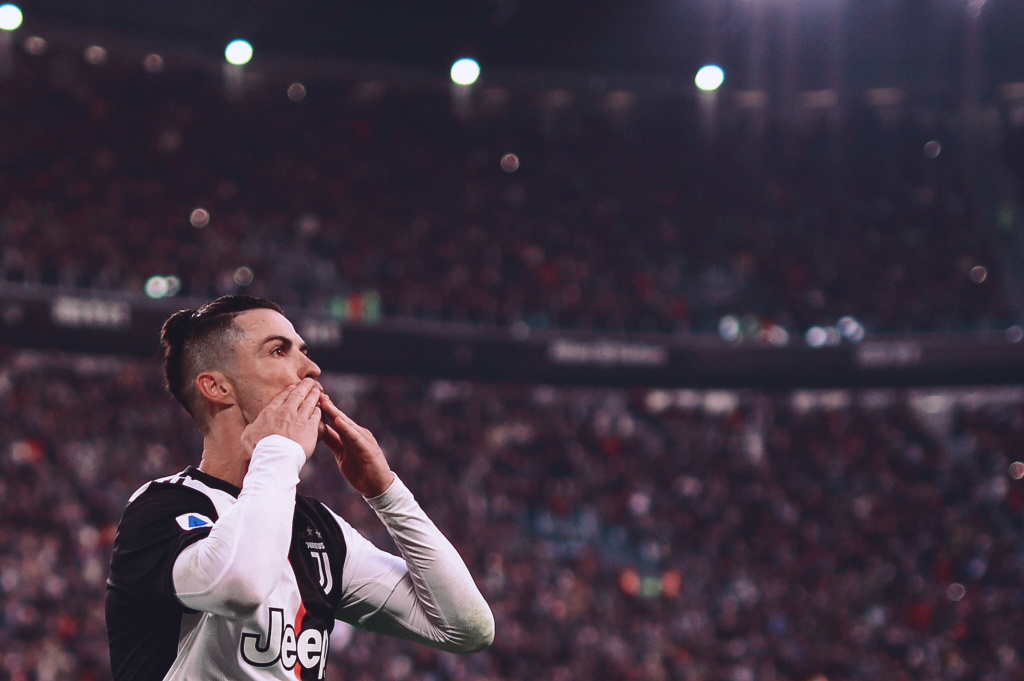 法媒：沙特胡拜尔库迪西亚愿花4000万欧引进法兰克福二门考阿（法媒：沙特胡拜尔库迪西亚愿斥资4000万欧签下法兰克福替补门将考阿）